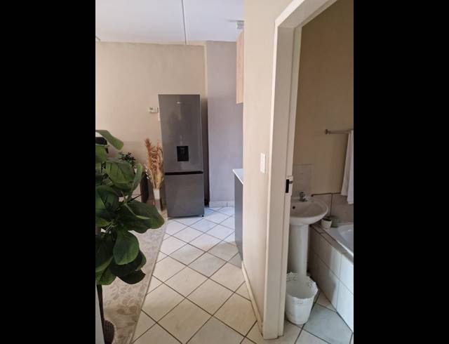 2 BEDROOM APARTMENT FOR SALE IN PROTEA GLEN